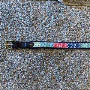 Vineyard vines belt